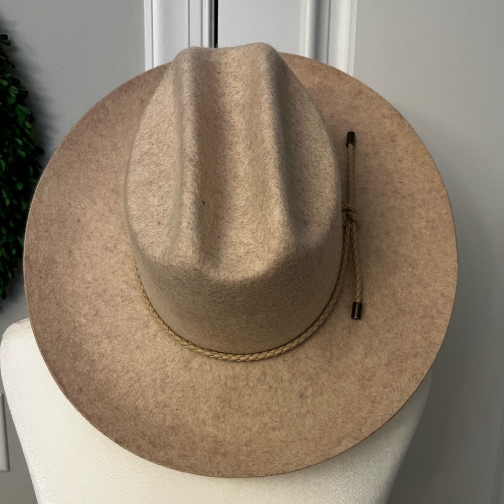 Western hat by Univeral Thread New, no tag